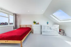 Hillcross Avenue, Morden