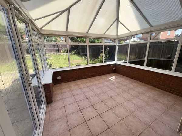 Cross Waters Close, Wootton, NN4 photo 5