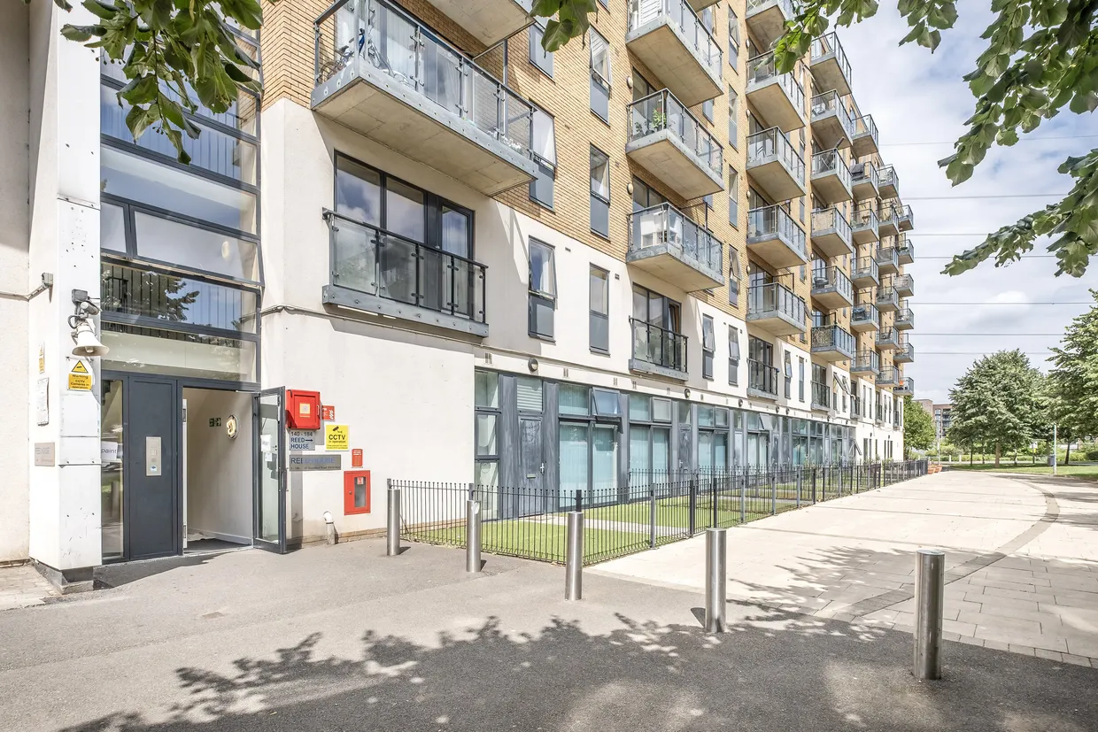21 Durnsford Road, London, SW19 photo 2
