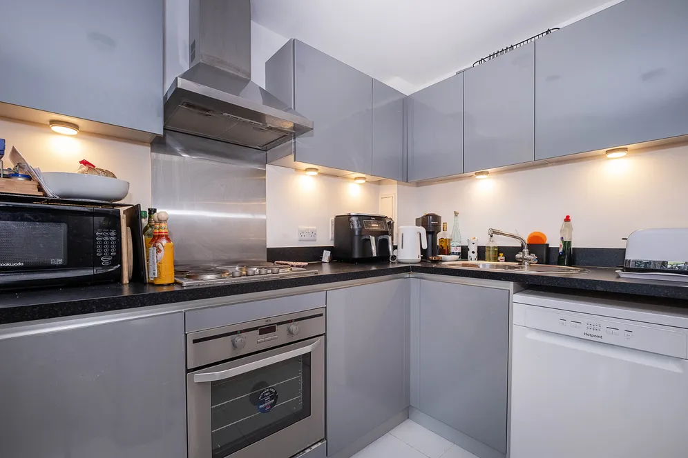 21 Durnsford Road, London, SW19 photo 5