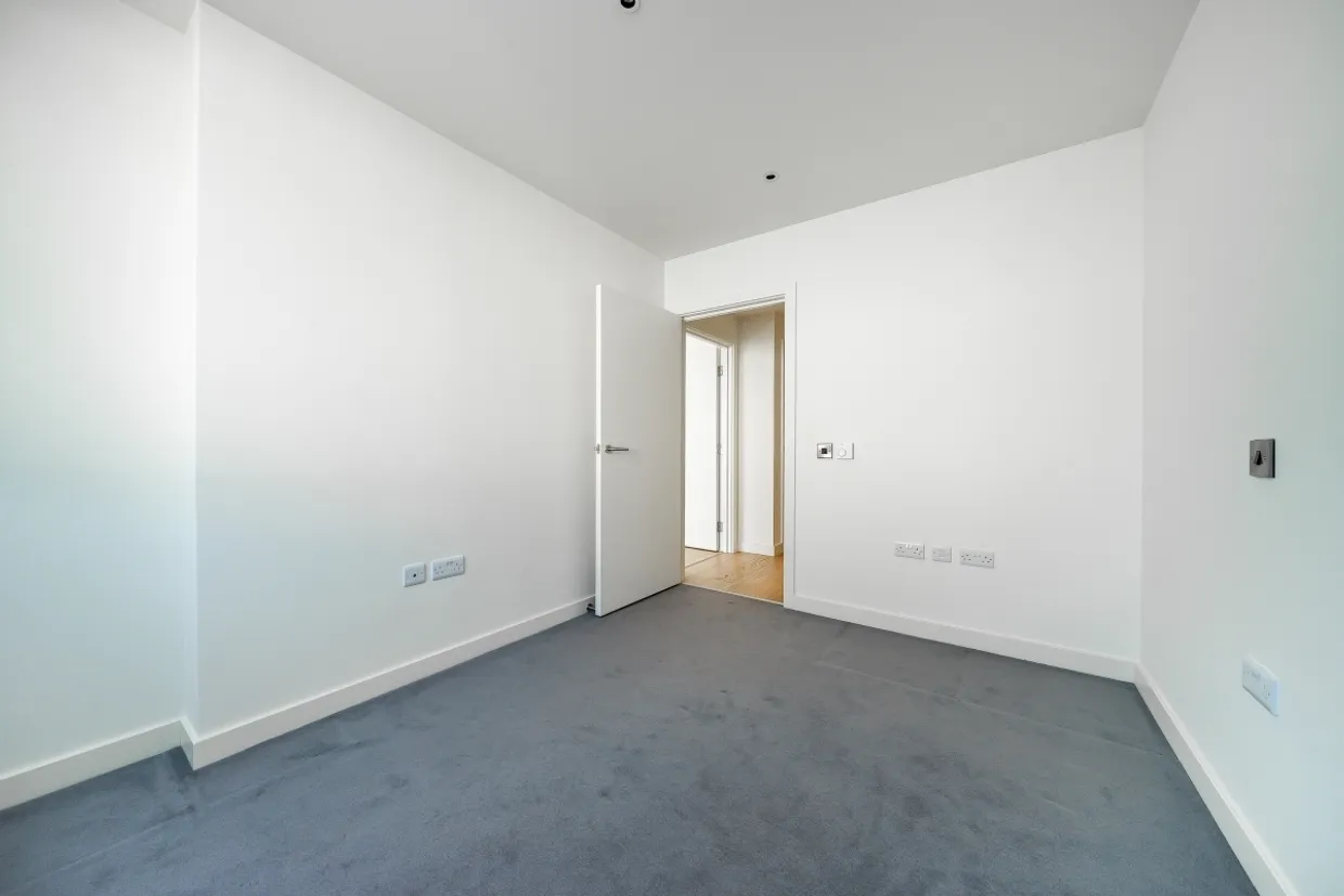Capitol Way London NW9 photo 6