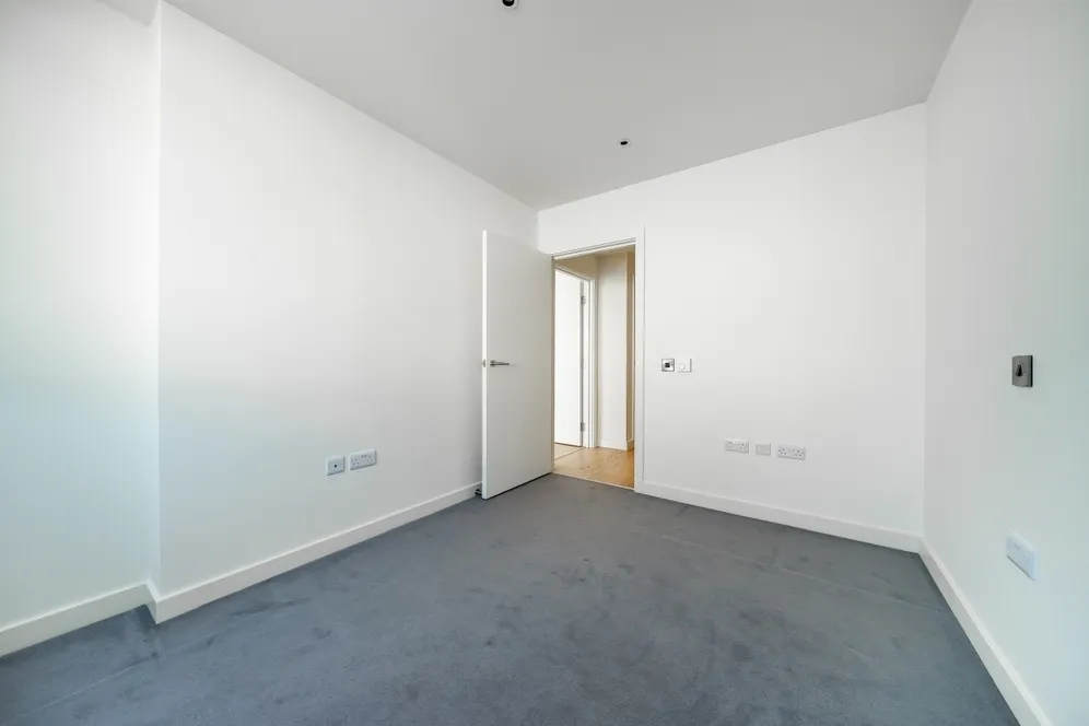 Capitol Way London NW9 photo 6