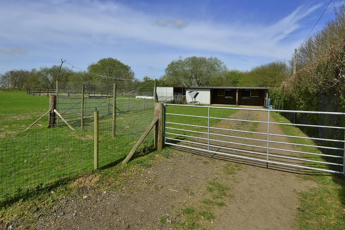 S  O L  D - rural Kent