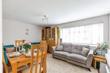 Benedict Close, Rushden