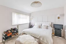 Benedict Close, Rushden