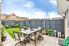 Benedict Close, Rushden