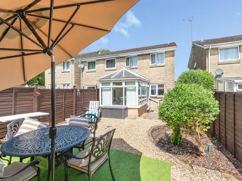 Pine Close, Corshamphoto