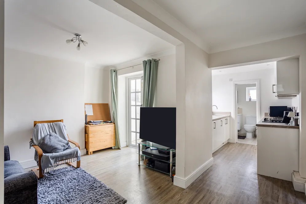 Priory Road, London, W4 photo 5