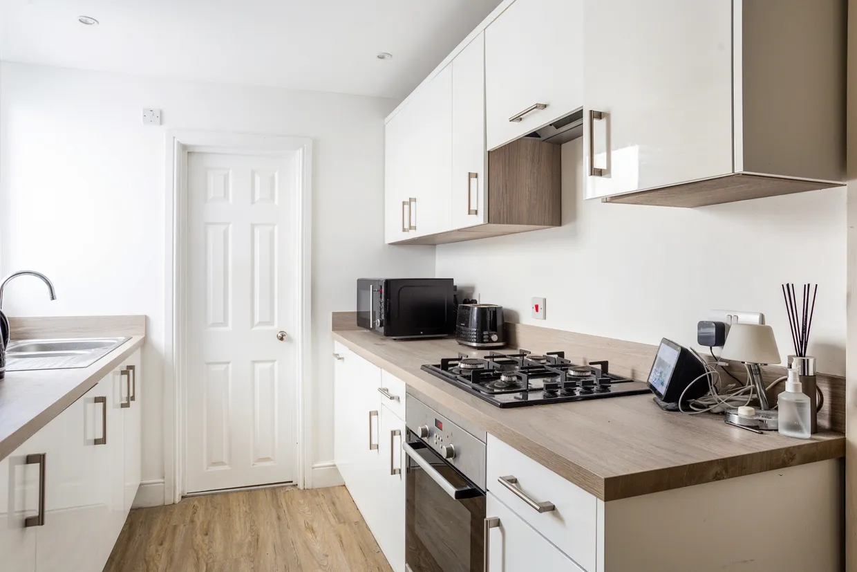 Priory Road, London, W4 photo 7