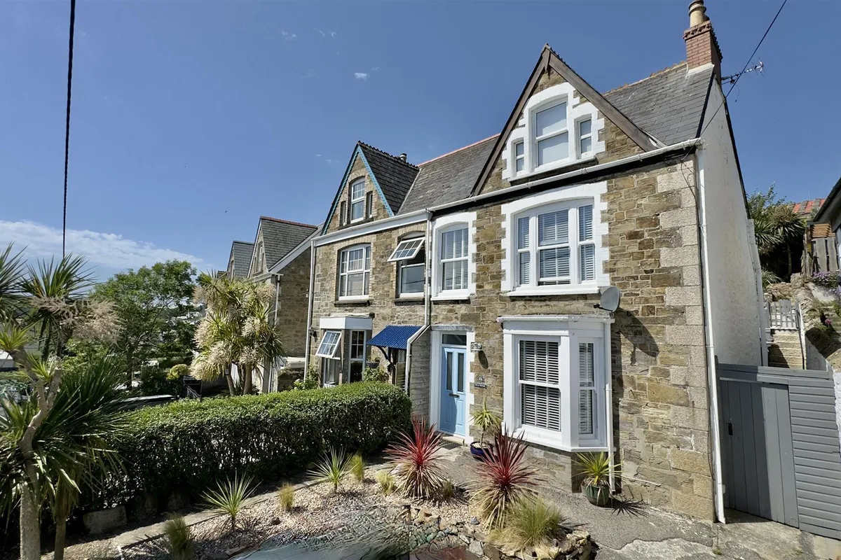 Tywarnhayle Road