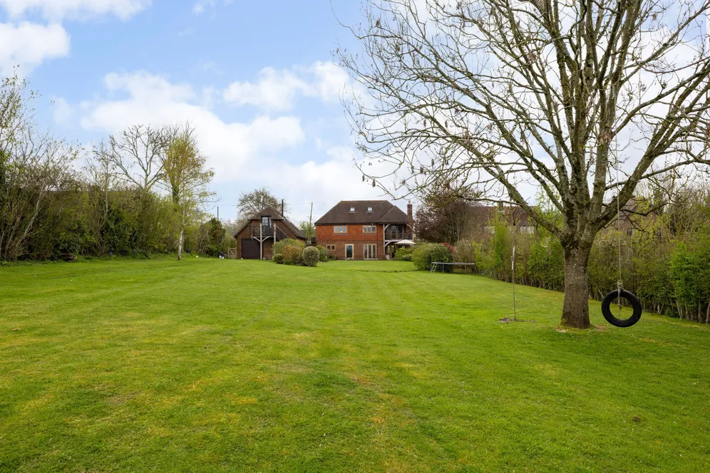 Goatacre Road, Medstead, GU34 photo 17