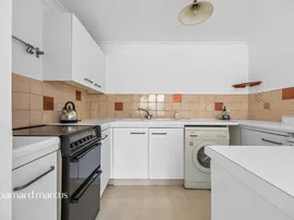 Whelan Way, Wallington thumb 3