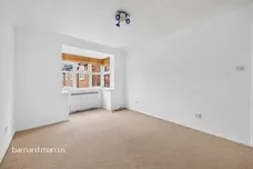 Whelan Way, Wallington