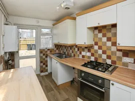 Woodstock Road, Gosport thumb 2