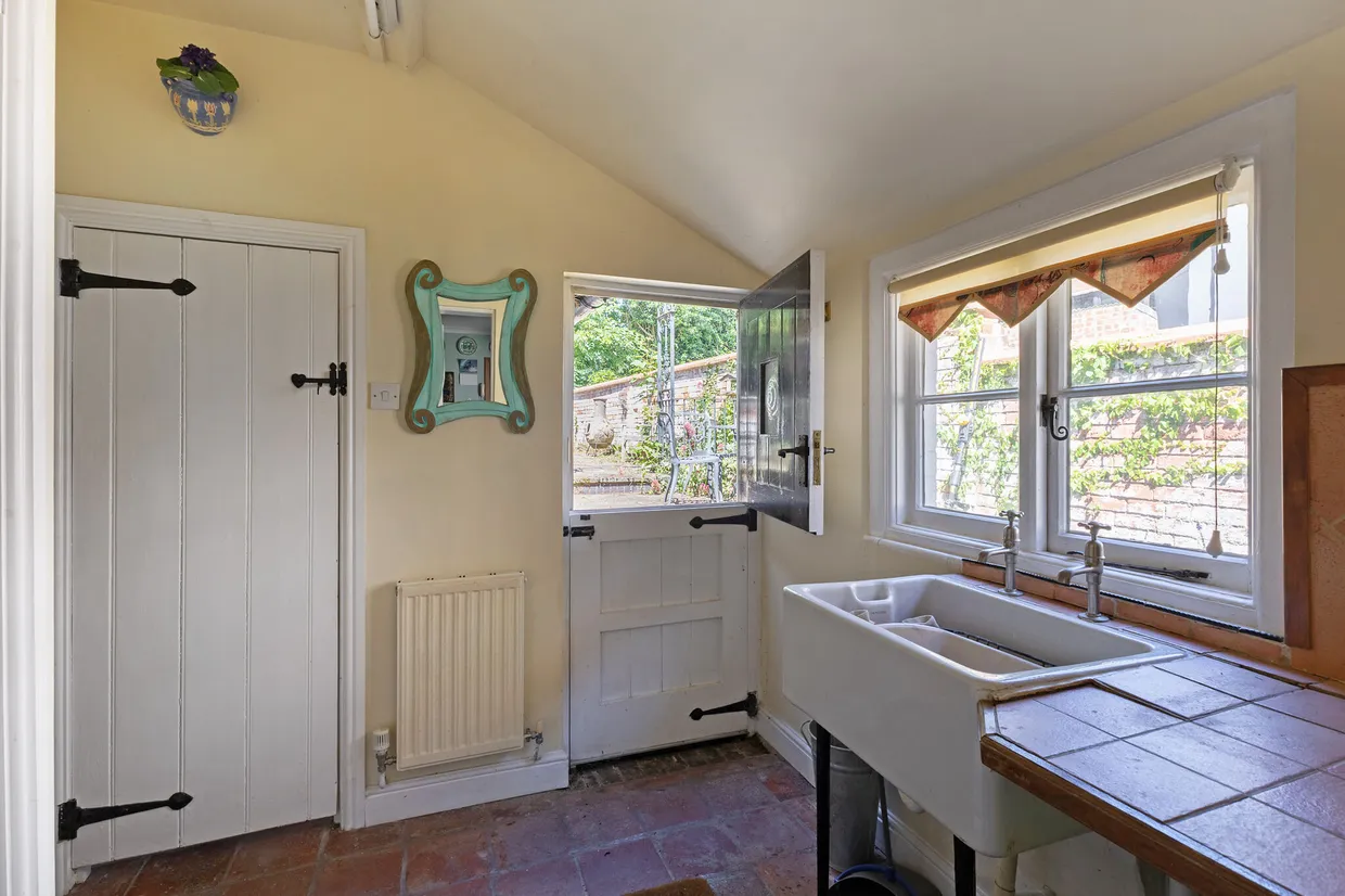Church Street, Stratford-Upon-Avon, CV37 photo 8