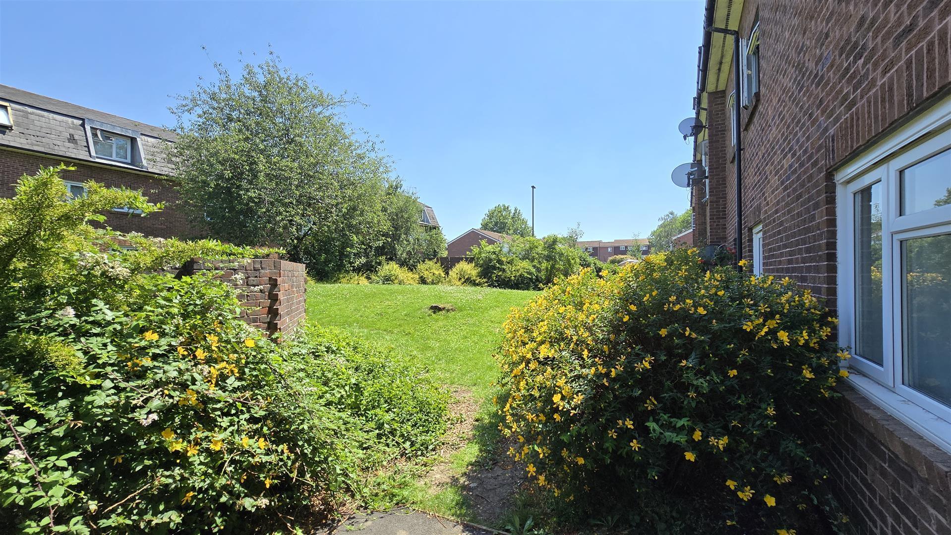 Britten Close, Bewbush Image 13