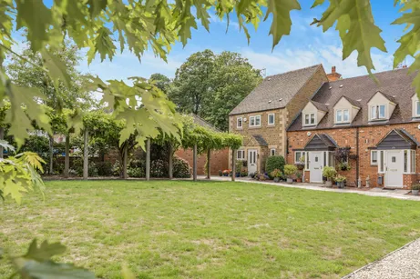 Highlands, Lower Tadmarton, OX15