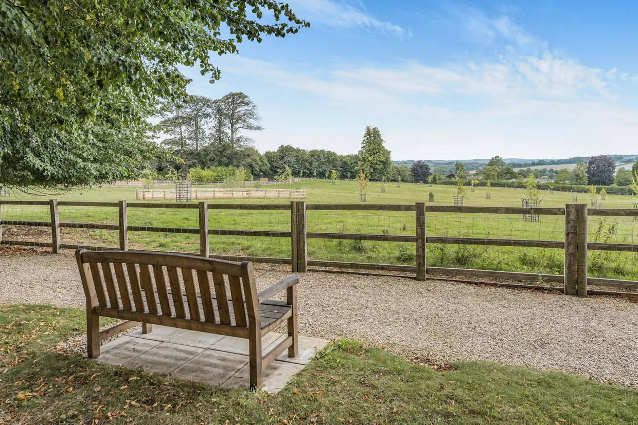 Highlands, Lower Tadmarton, OX15 photo 11