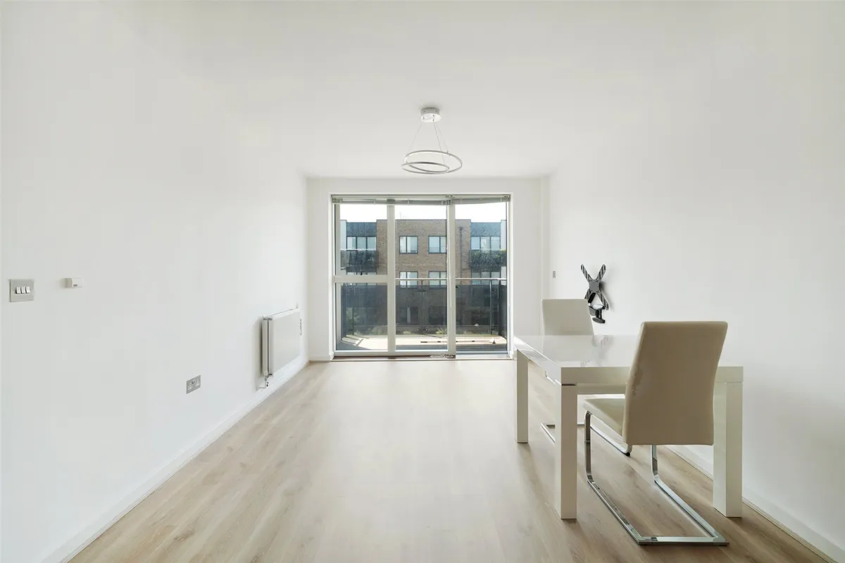 Russells Crescent, Horley, Surrey, RH6
