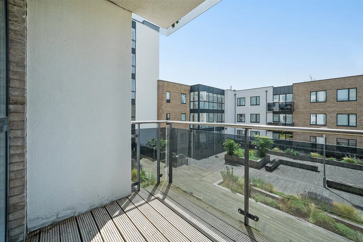 Russells Crescent, Horley, Surrey, RH6