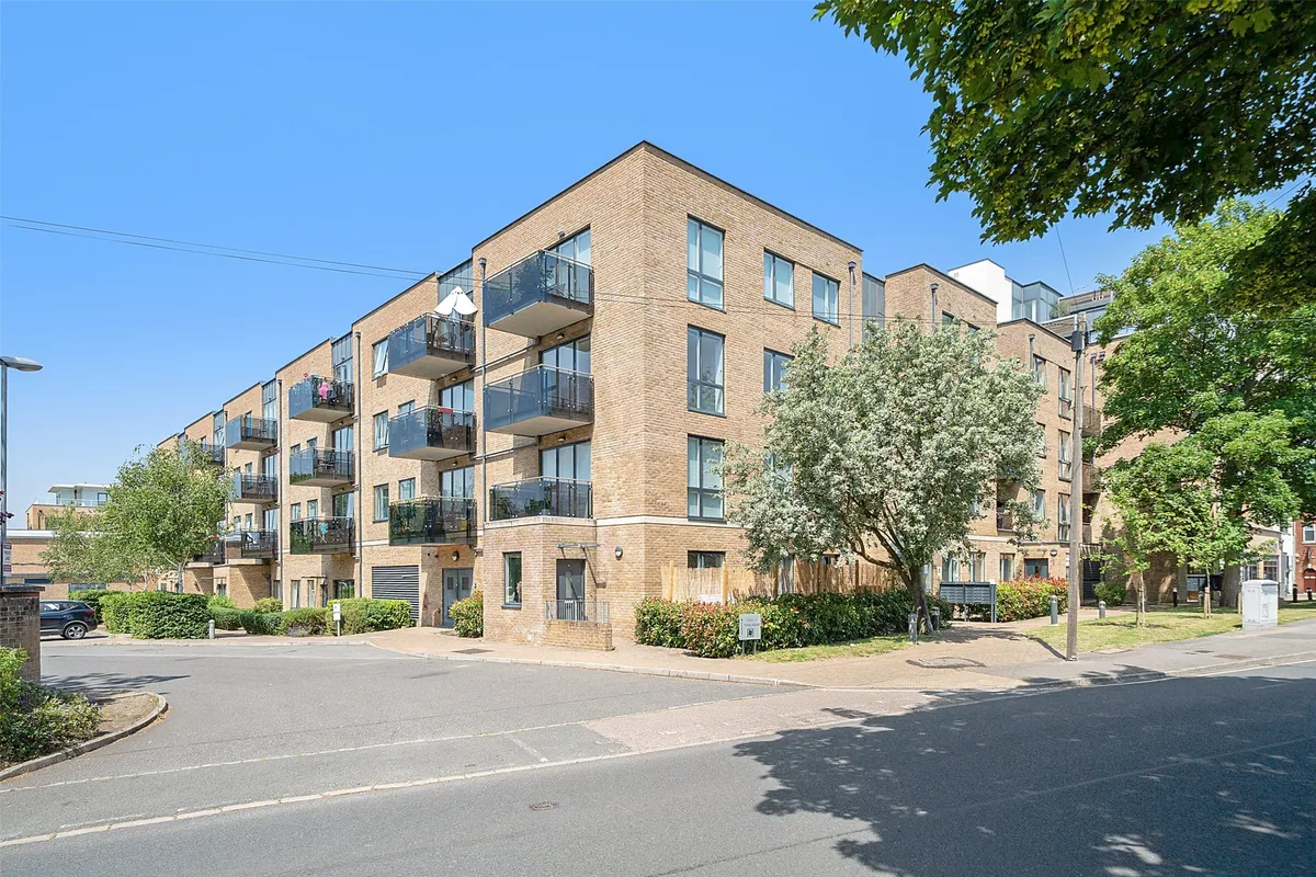 Russells Crescent, Horley, Surrey, RH6