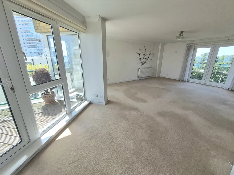 Property carousel item 9