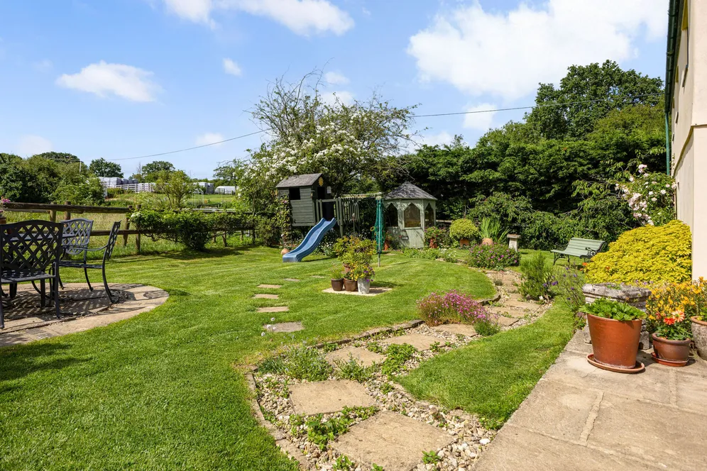 Braydonside, Nr. Brinkworth, SN15 photo 21