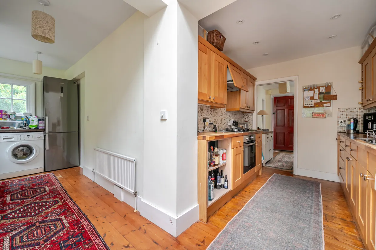 Pathfields, Haslemere, GU27 photo 5