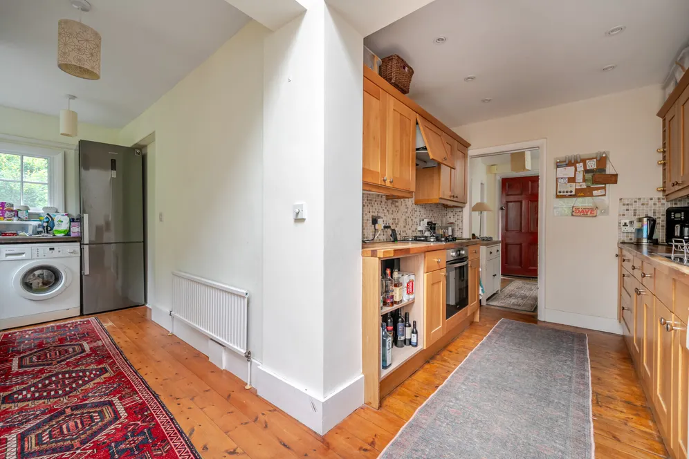 Pathfields, Haslemere, GU27 photo 5