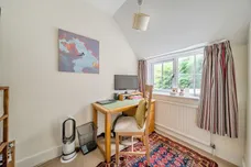 Pathfields, Haslemere, GU27 photo 9