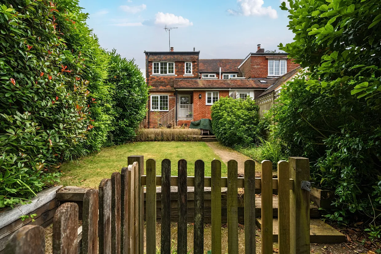 Pathfields, Haslemere, GU27 photo 11