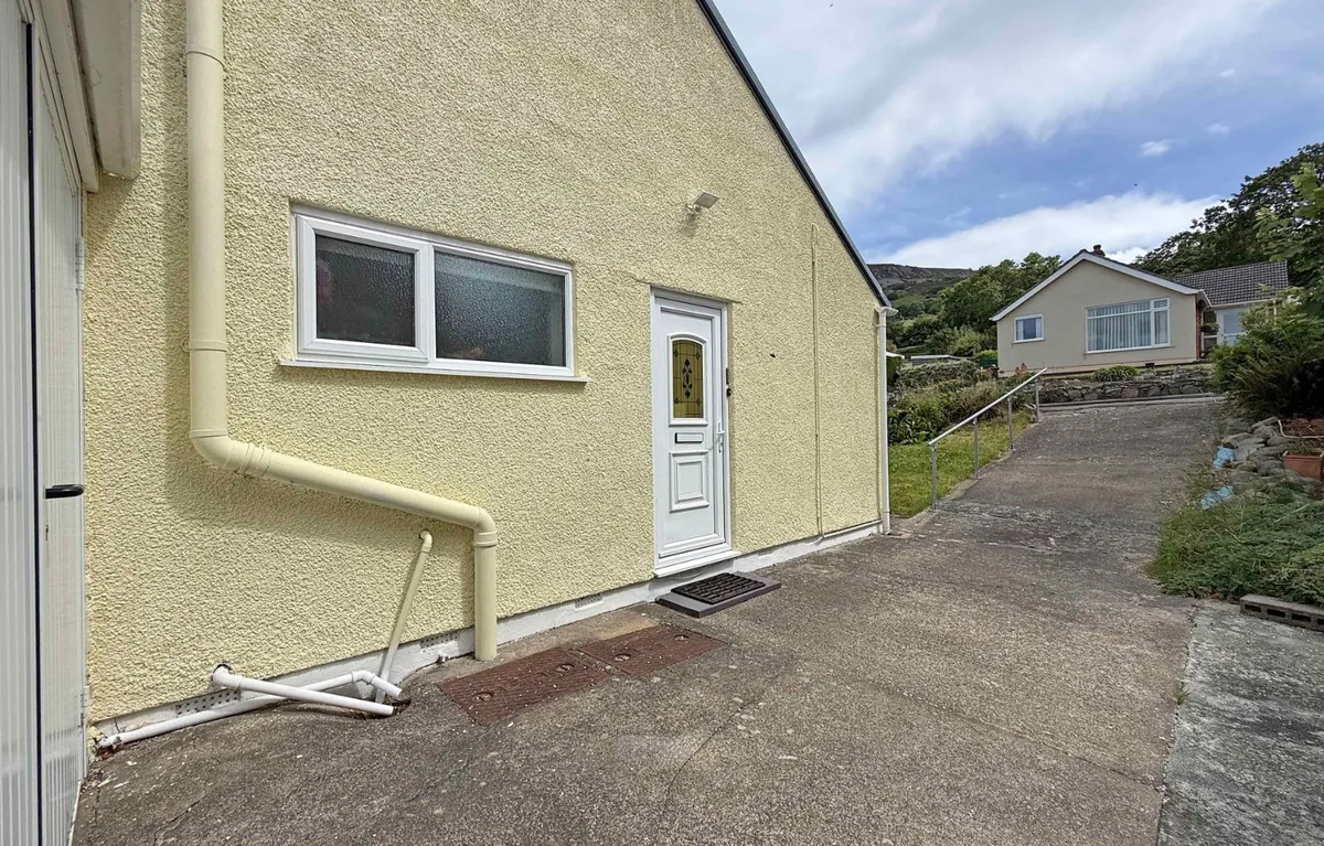 Gorwel, Llanfairfechan, Conwy, LL33