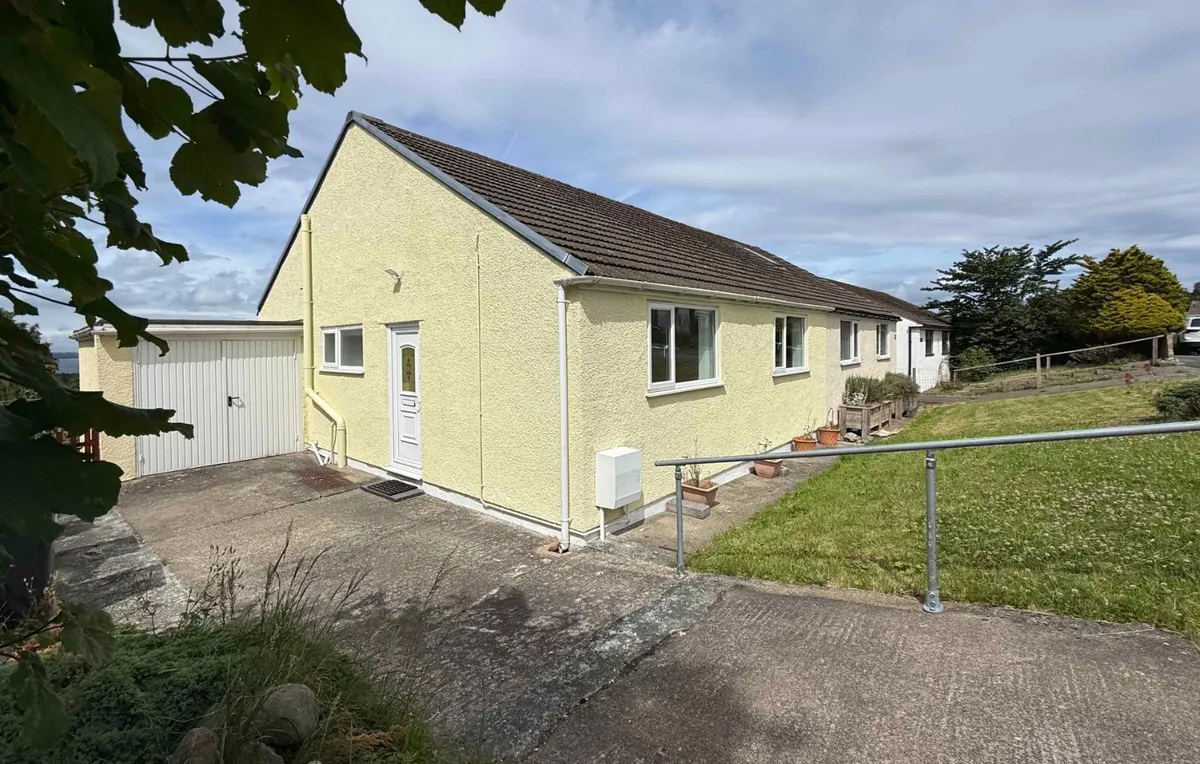 Gorwel, Llanfairfechan, Conwy, LL33