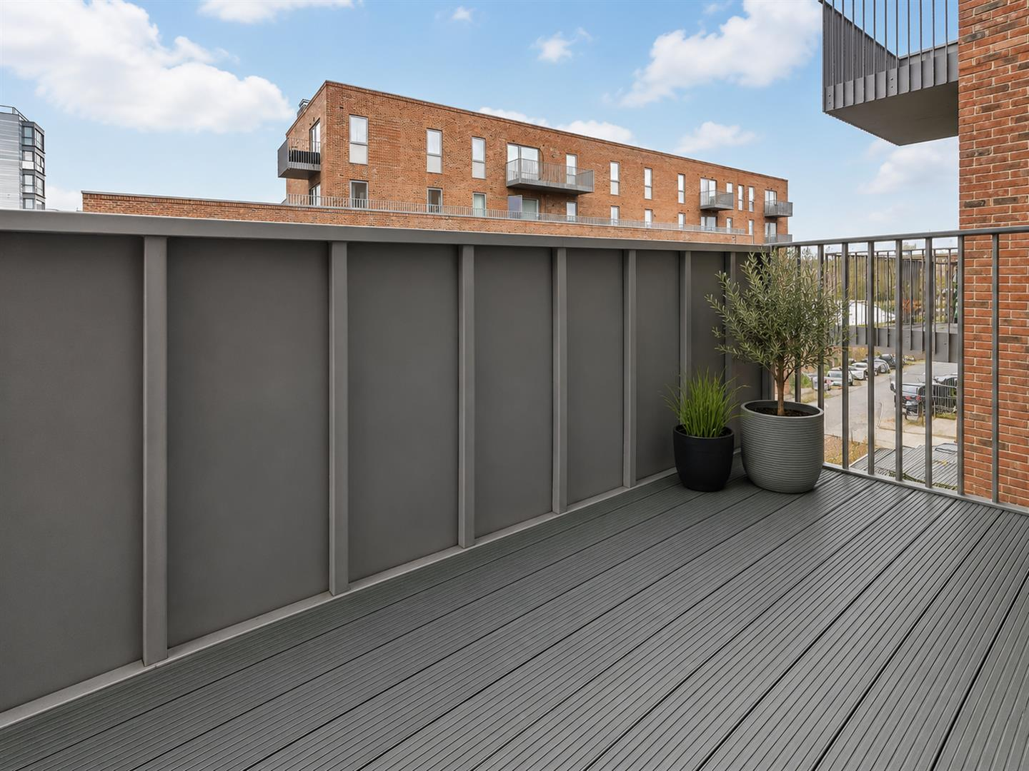 Petersfield Avenue, Slough Image 7