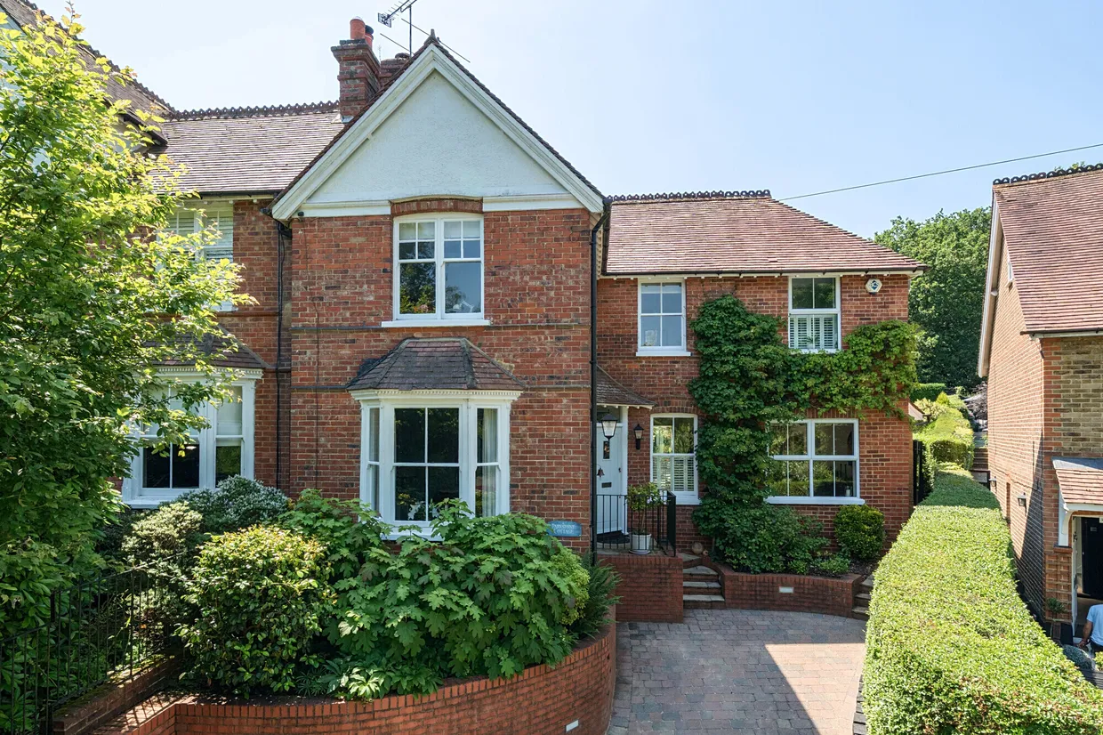 Little Common Lane, Bletchingley, RH1 photo 1