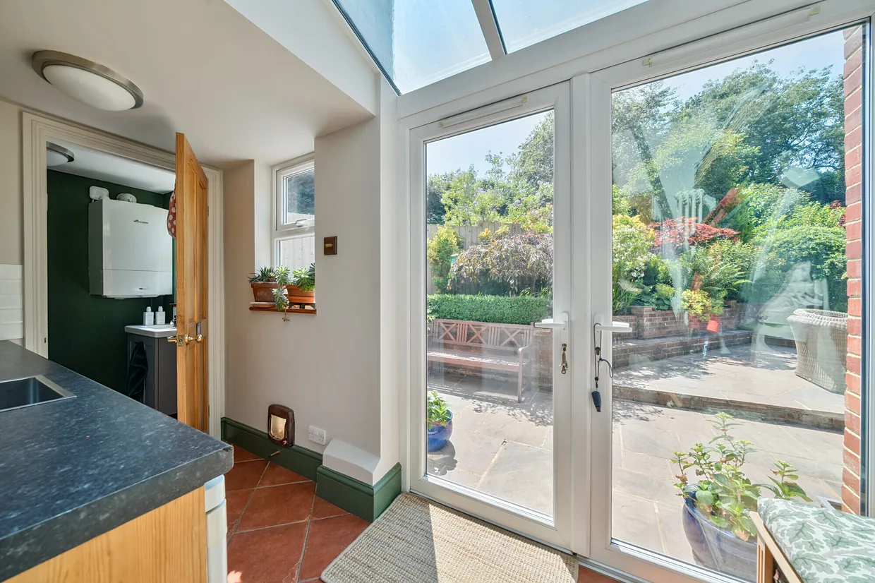 Little Common Lane, Bletchingley, RH1 photo 4