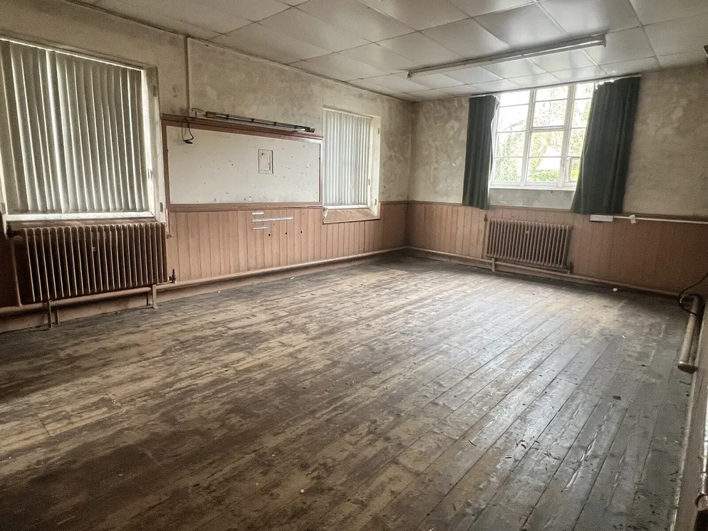 Property carousel item 17
