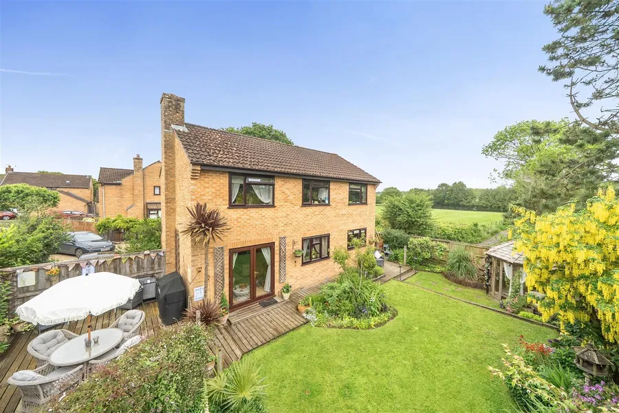 Property Image 4