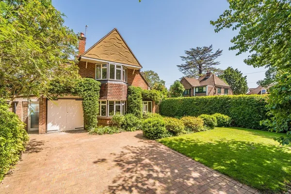 York Road, Weybridge, KT13 photo 1