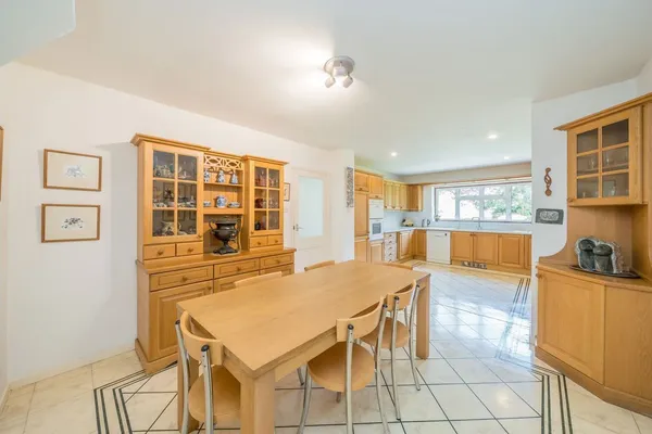 York Road, Weybridge, KT13 photo 5