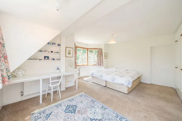 York Road, Weybridge, KT13 photo 9
