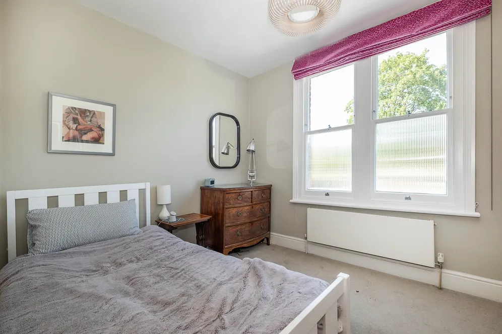 Kingston Lane, Teddington, TW11 photo 11