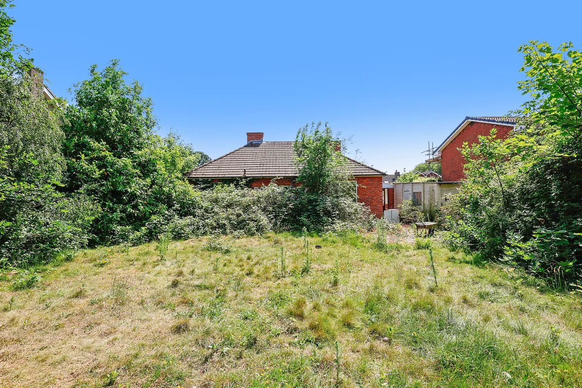 Balcombe Gardens, Horley, Surrey, RH6
