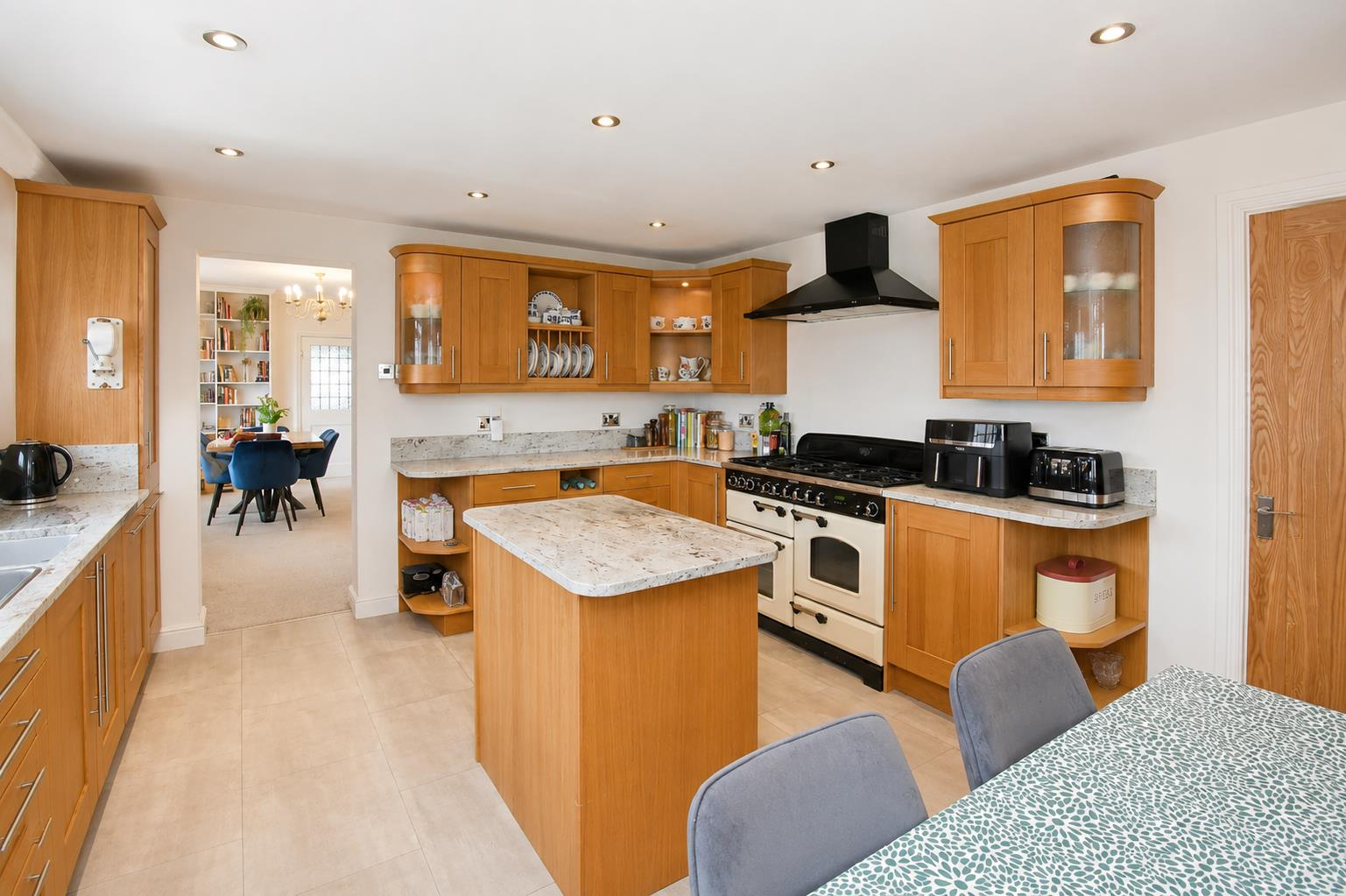 Tranby Lane, Anlaby, Hull Image 3