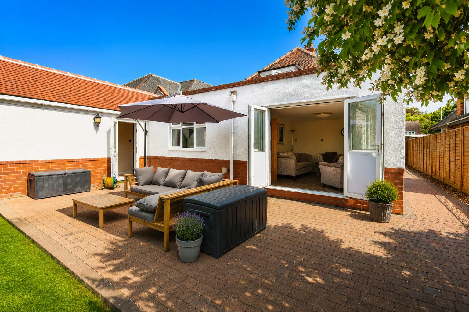 Tranby Lane, Anlaby, Hull Image 21