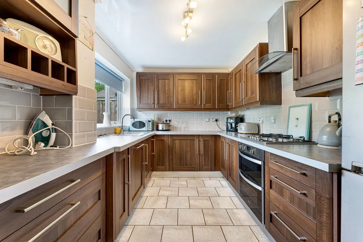 Wisenholme Close, Beechwood, WA7