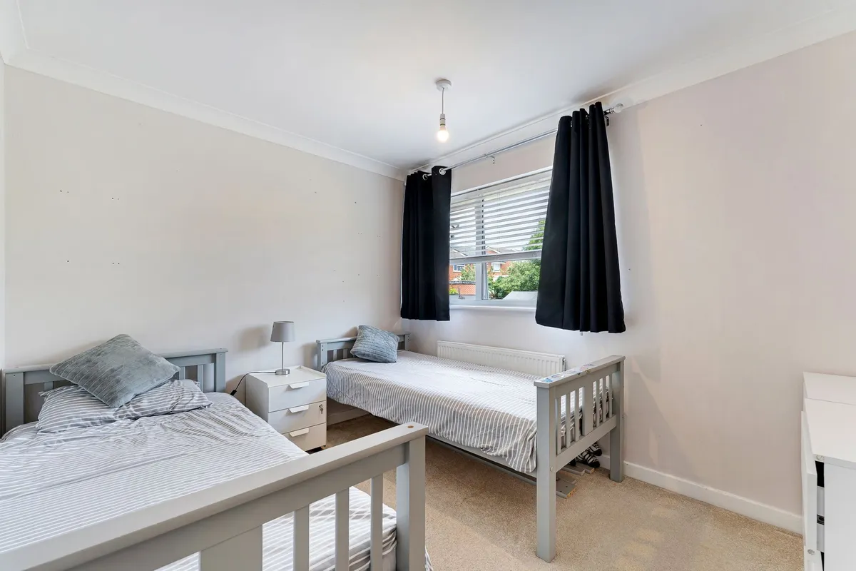 Wisenholme Close, Beechwood, WA7