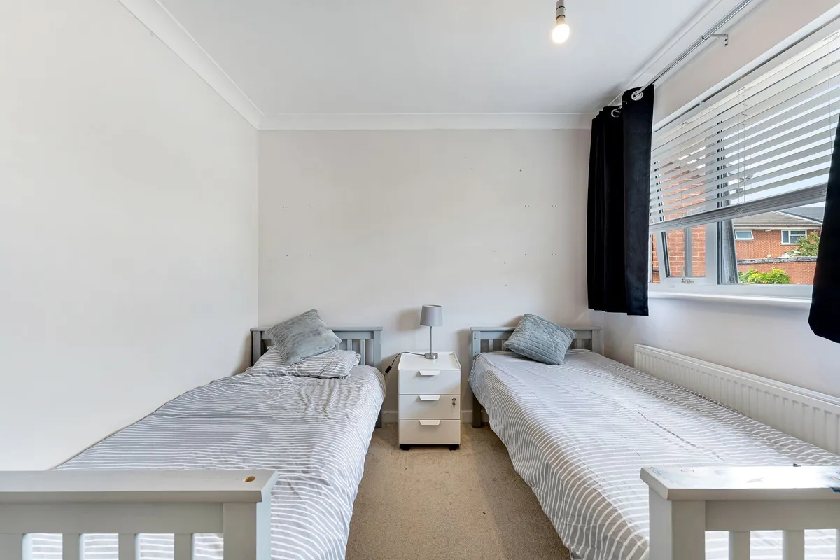 Wisenholme Close, Beechwood, WA7