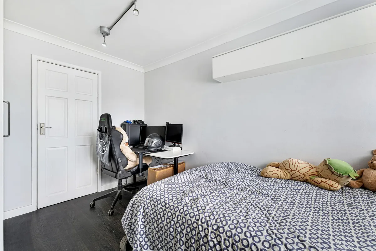 Wisenholme Close, Beechwood, WA7