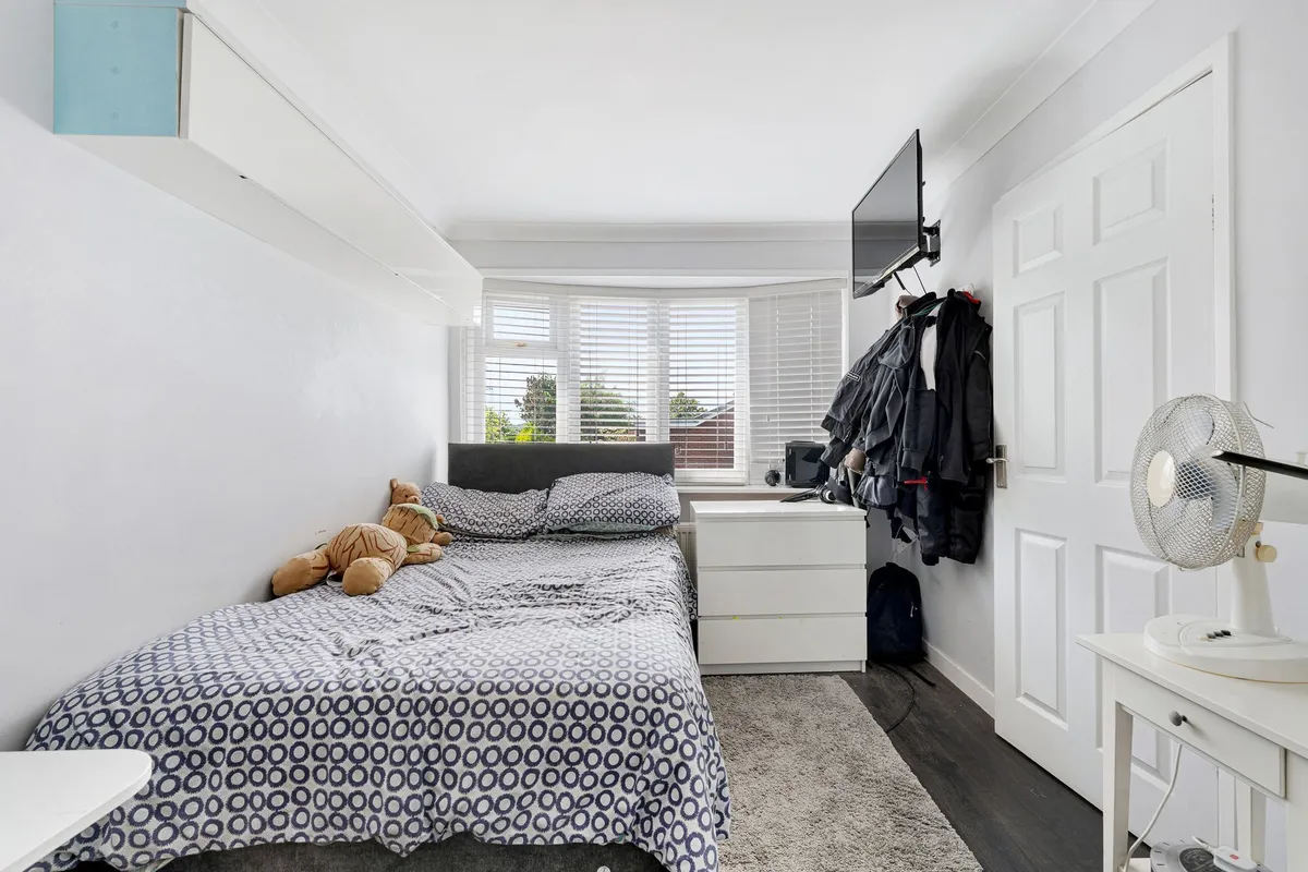 Wisenholme Close, Beechwood, WA7